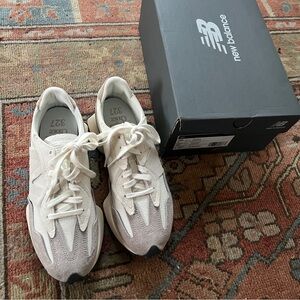 New Balance 327